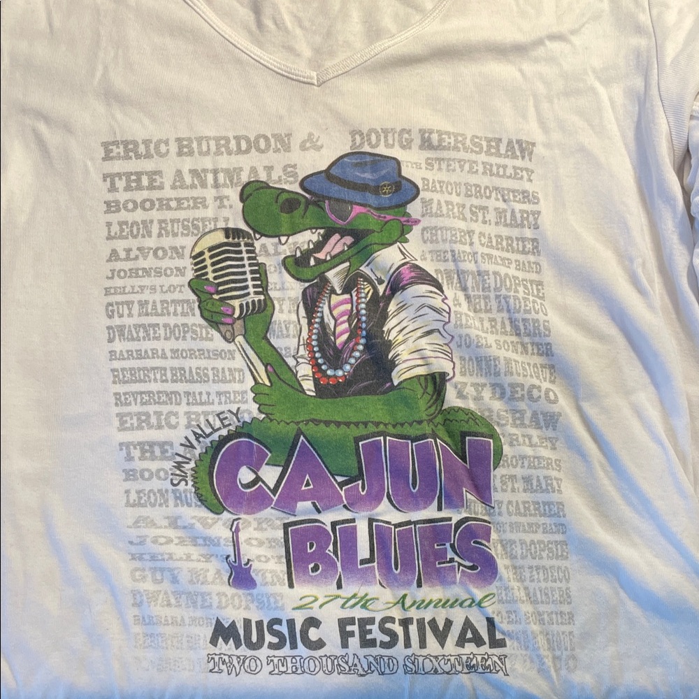 Cajun Blues Graphic Women’s v-neck Shirt - White*